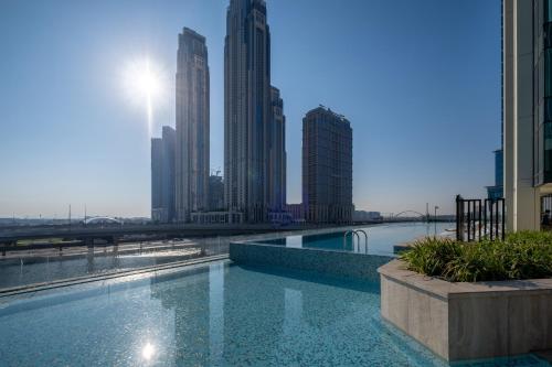 2BR Luxury Retreat - Stunning Canal and Sea View, Dubaï (photo 6)