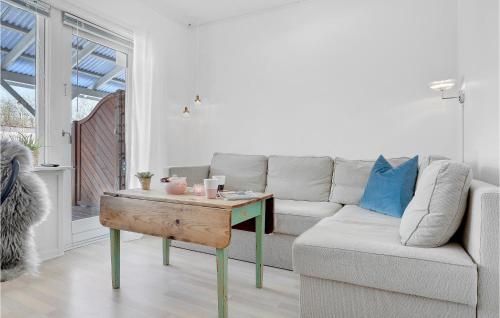 Beautiful Apartment In Nexø in Snogebaek