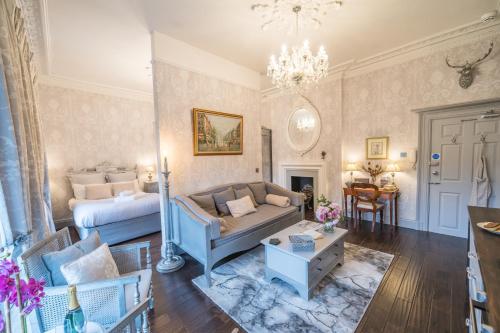 Beautifully decorated, elegant apartment near town - Pass the Keys