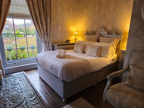 Beautifully decorated, elegant apartment near town - Pass the Keys
