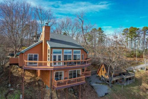Panoramic Views-4 King Suites-Pool Table- Bunk Rm-PS5-HotTub in Gatlinburg, USA
