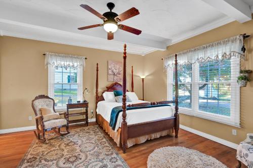 Hill House Bed and Breakfast Hill House Bed and Breakfast