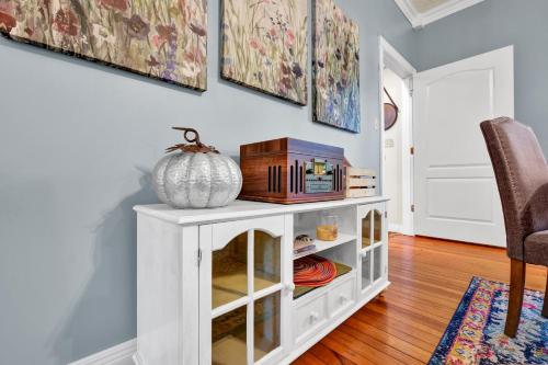 Hill House Bed and Breakfast Hill House Bed and Breakfast