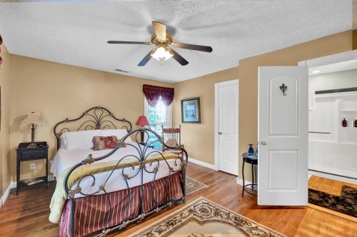 Hill House Bed and Breakfast Hill House Bed and Breakfast