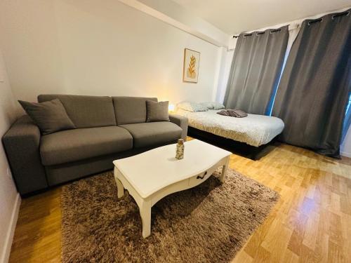 Necker Paris - image 4