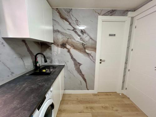 주방, Rooms Cuenca in 쿠엔카 시티 센터