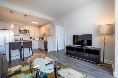 Luxury Apt with Gym & Pool - ASW-11G Luxury Apt with Gym & Pool - ASW-11G