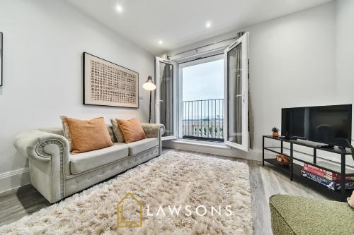 Chic Southsea Apartment, 3 Beds, 2 Baths