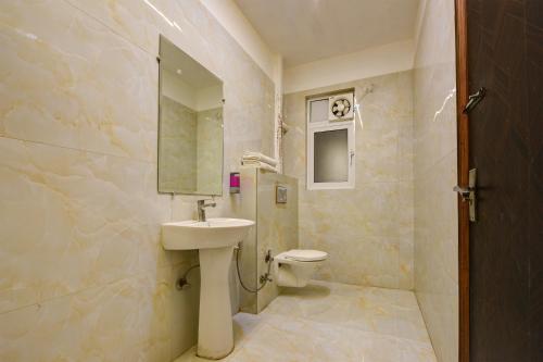 Hotel Shri Vinayak in City Centre at New Delhi Railway Station-By RCG Hotels – Delhi, NY