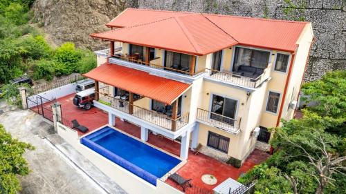 2 Bedroom Ocean-View Condo with Pool