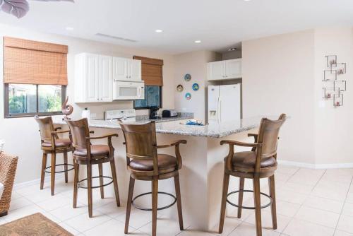 Dazzling End Unit in Coco with Lots of Windows and Light Sleeps 8, Coco (foto 7)