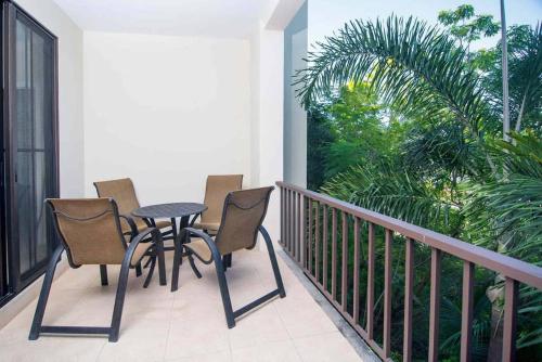 Spacious Beach-Inspired Condo with Resort-Style Amenities & Beach Club Access, Coco