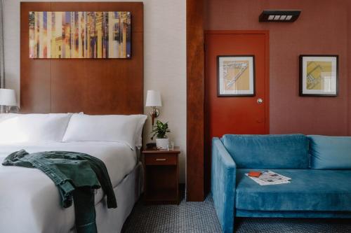 One-Bedroom Suite with Kitchenette  image 10