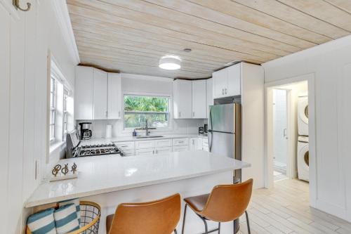 3 Mi to Ocean Pet-Friendly Gem in West Palm Beach in West Palm Beach, USA