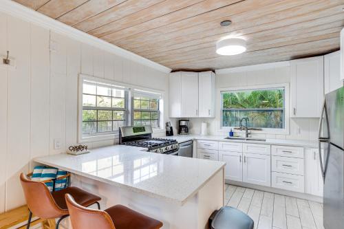 3 Mi to Ocean Pet-Friendly Gem in West Palm Beach in West Palm Beach, USA