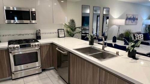 Century City Cozy 3 Bedroom Apartment with Parking 302,303, Los Angeles (fotografie 7)