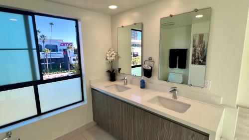 Century City Cozy 3 Bedroom Apartment with Parking 302,303, Los Angeles (fotografie 8)