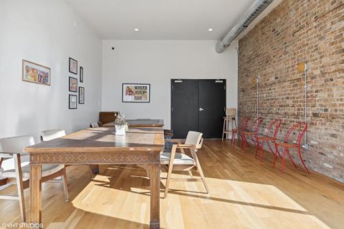 Logan Square SRO Hotel in Logan Square