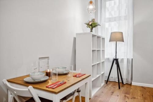 One-Bedroom Apartment image 7
