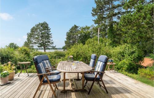  Awesome Home In Ølsted With House Sea View in Ølsted