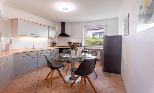 Bernsteinbad-Koserow-Haus-Fuenf-Elemente-Ferienwohnung-Erde in Koserow