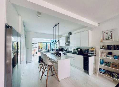 TownHouse by Notting Hill - Sleeps5 PetsOk Tv Wifi