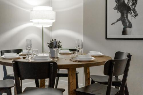 CityCenter Family apartment, three bedrooms up to 8 people, free parking and Wifi 4