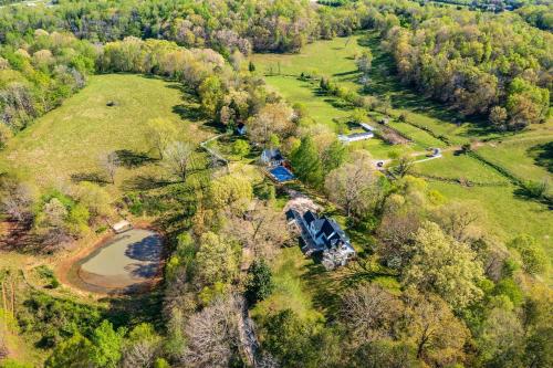 15 Mins to Chattanooga - Peaceful Farm Pool House in Chattanooga, USA