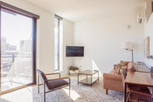 Flexhome East Side 1BR NO12 with Balcony Pool Gym