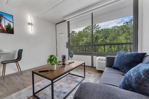 Cozy Studio 8 min to Disney w Pool and Free Parking in Kissimmee, USA