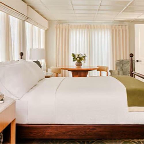 1 king bed, 1 sofa bed