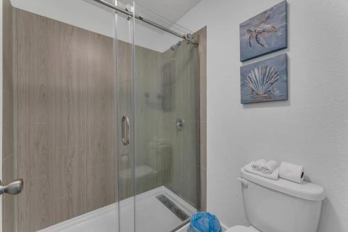 Elegant Studio 8min to Disney wPool and Free Parking in Kissimmee, USA