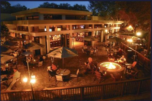 Beautiful Two Bedroom Condo with Access to Resort Amenities in Palm Harbor, USA