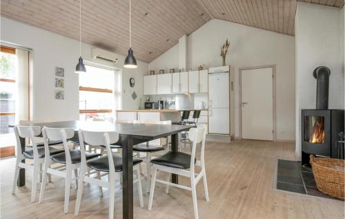 Kitchen, Pet Friendly Home In Hadsund With Sauna in Hadsund