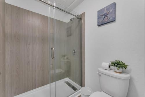 Dreamy Studio 8 min to Disney, Pool and Free Parking in Kissimmee, USA
