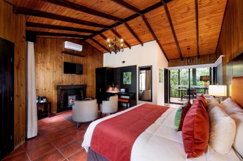 Koplietošanas atpūtas telpa ar TV, Savegre Hotel Natural Reserve & Spa in San Gerardo de Dota