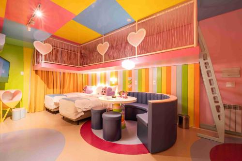 2 bedrooms, 3 beds
