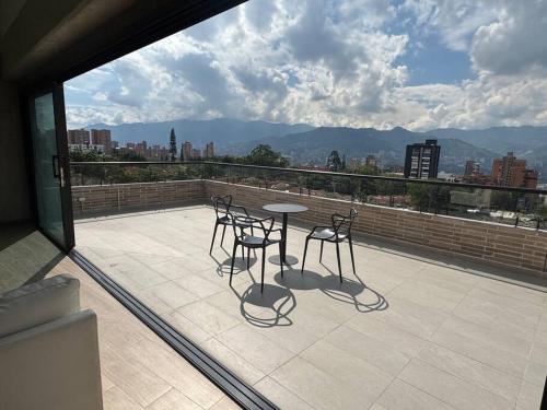 Apartamento 406 Poblado Cerca al CC El Tesoro, Medellín (fotografie 2)