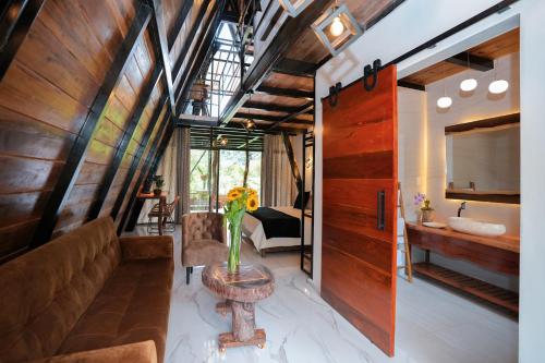 Baño, Suites Casa ColibrÍ (Suites Casa ColibrI) in Mindo