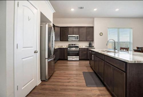 Cozy Retreat 15 mi from Galveston and JSC in Texas City, USA