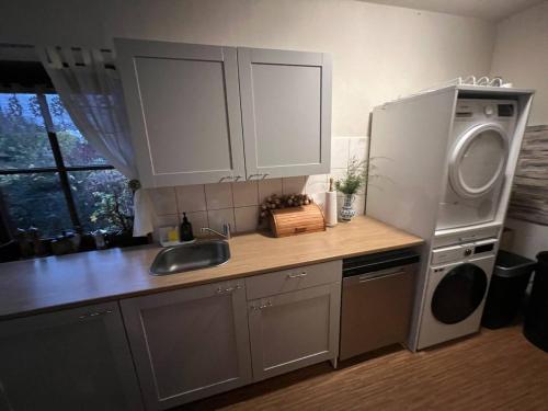 廚房, Ferienhaus Feldblick mit Kamin für 15 Personen (Ferienhaus Feldblick mit Kamin fur 15 Personen) in 呂德斯多夫拜柏林