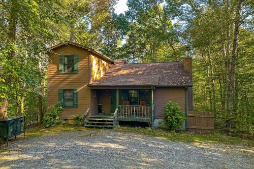 Four Seasons Retreat in Townsend, USA