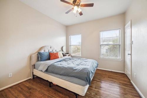 3BR 3Ba Home l Spacious l Walkable l Washington Ave in Houston, USA