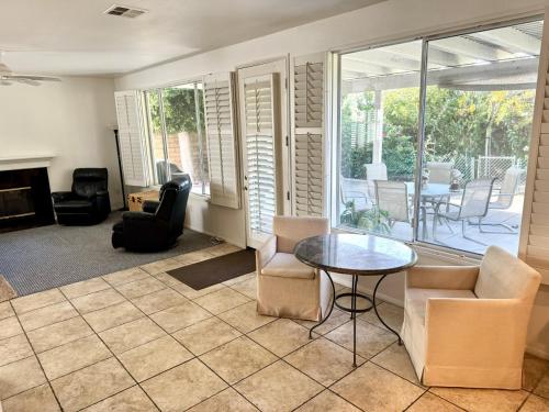 Entire Fully Furnished Home in Camarillo California. 10 Mins from the beach in Camarillo, USA