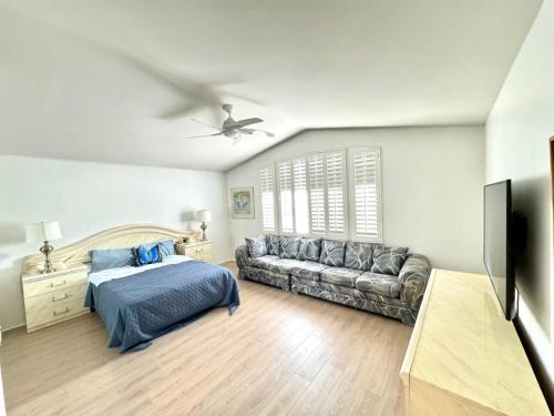 Entire Fully Furnished Home in Camarillo California. 10 Mins from the beach in Camarillo, USA