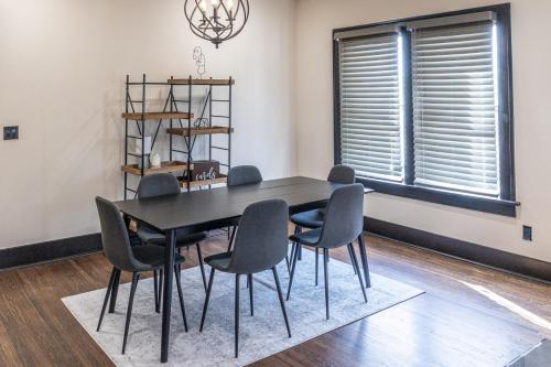 The Tulsa Edge - Modern Design, Downtown Proximity in Tulsa, USA
