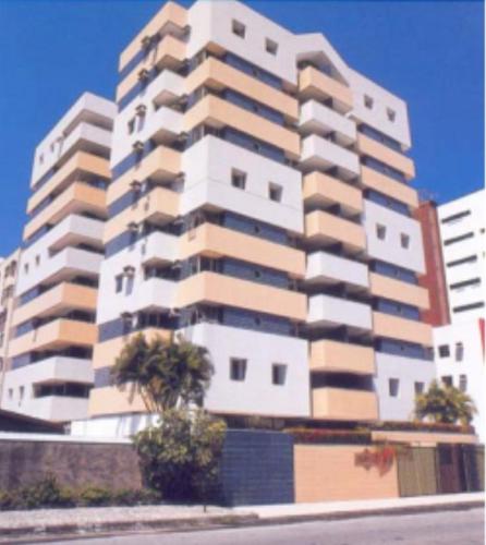 amplo apartamento com 196 m2