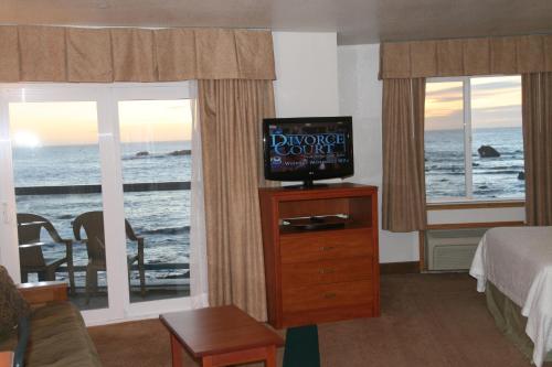 Oceanfront Lodge