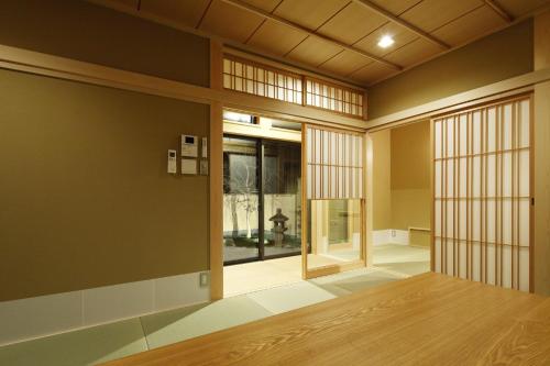 Japanese-Style Townhouse  Oike image 8