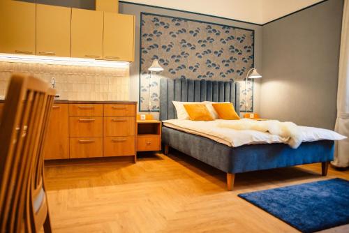 2 bedrooms, 3 beds